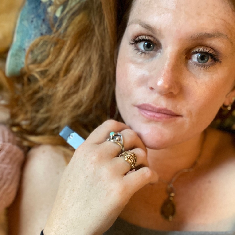 Meet your Posher, Alicia